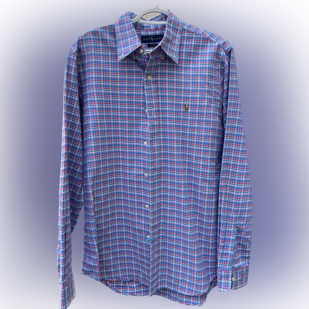 Men’s long sleeve polo classic fit. Size medium.